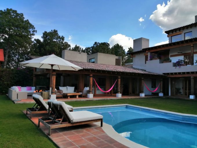 CVAJ390 | Excelente residencia en Avandaro con buena orientación y ubicación